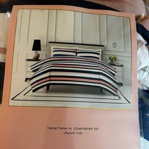 Twin XL Comforter and Sham